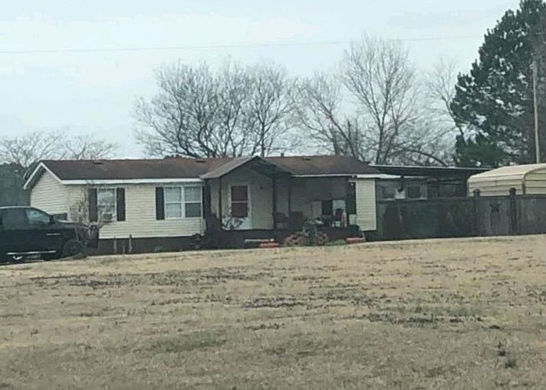 1st image of 102 Geneva Ln
