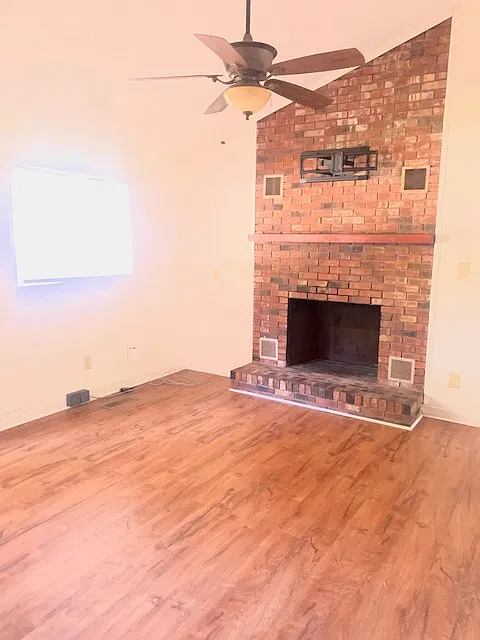 3 bed, 960 sqft, $1,200 — Photo 2