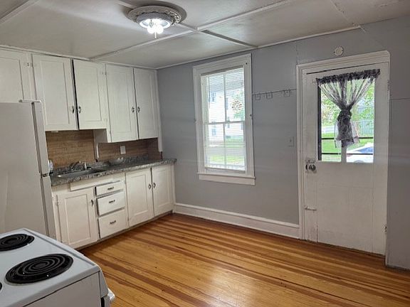2nd image of 1119 Court St Floor 1