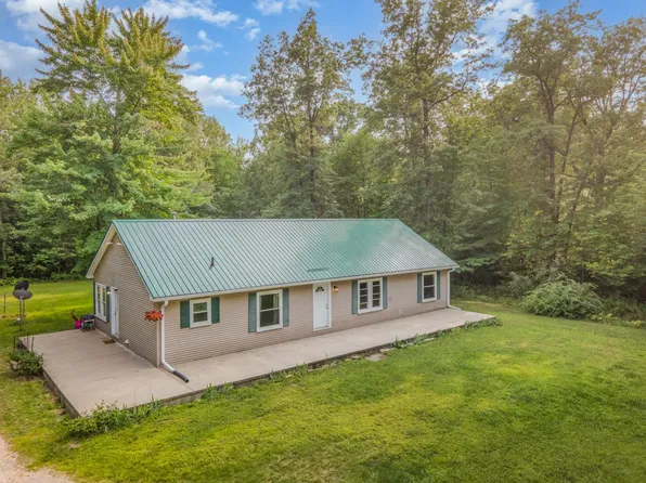 15639 Ithaca Rd, Saint Charles, MI 48655