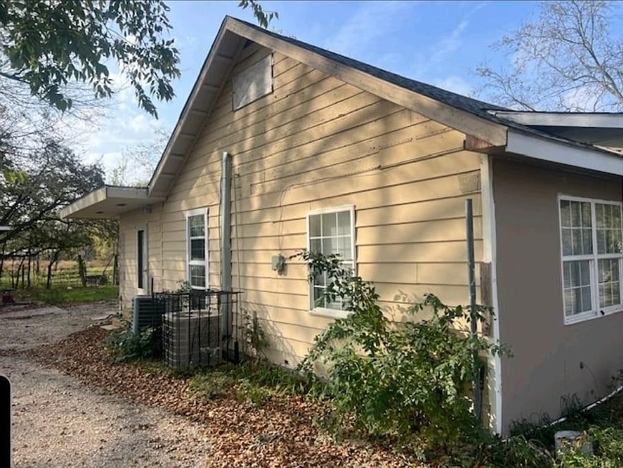 2nd image of 11424 Spence Ln