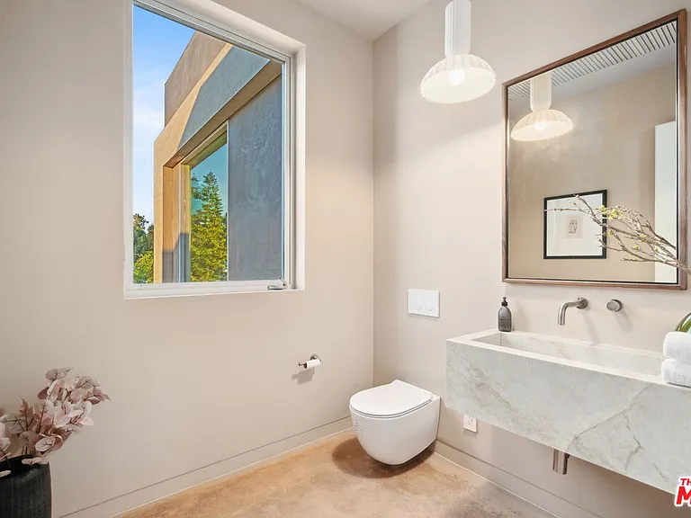 1264 Hyperion Ave — Photo 6
