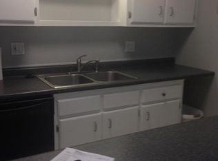 5721 E Bramblegate Rd, Greensboro, NC 27409