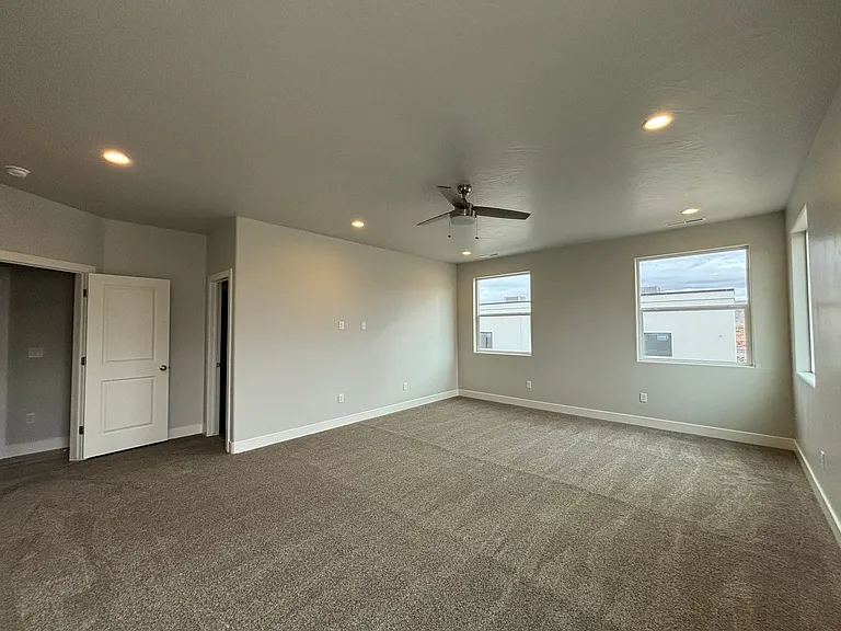 1085 S 4380 W — Photo 13