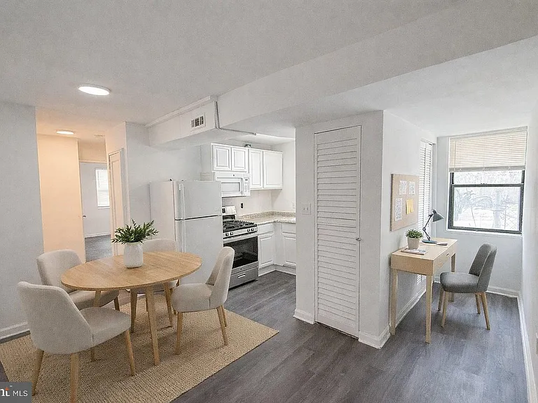 2100 Channing St NE #1B — Photo 2