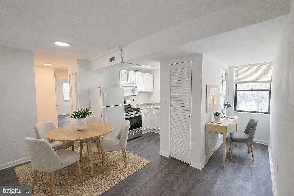 Building Photo - 2100 Channing St NE #1B