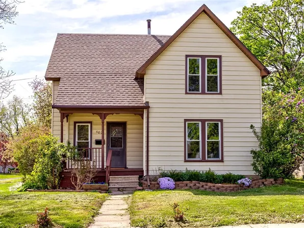 502 8th St, Nevada, IA 50201