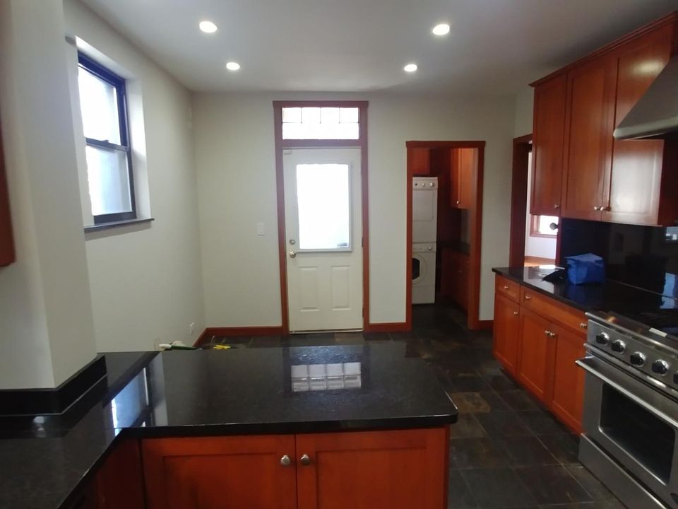 1st image of 6111 N Washtenaw Ave APT 1