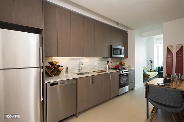 Rented by Red Apple Group | media 32