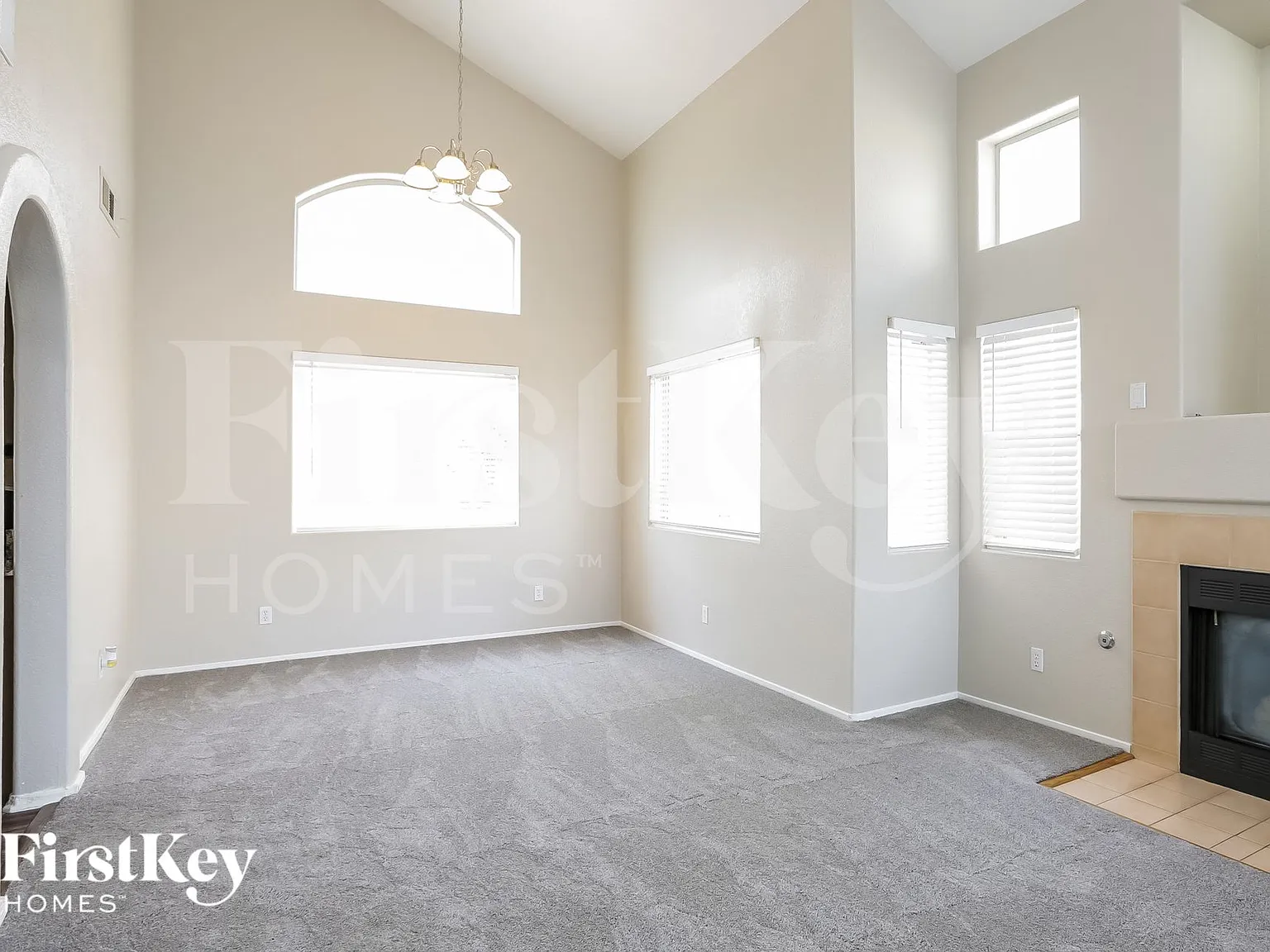 3 bed, 2.5 bath, 1557 sqft, $2,260 — Photo 3