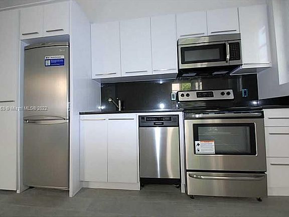 2nd image of 1321 Pennsylvania Ave APT 1