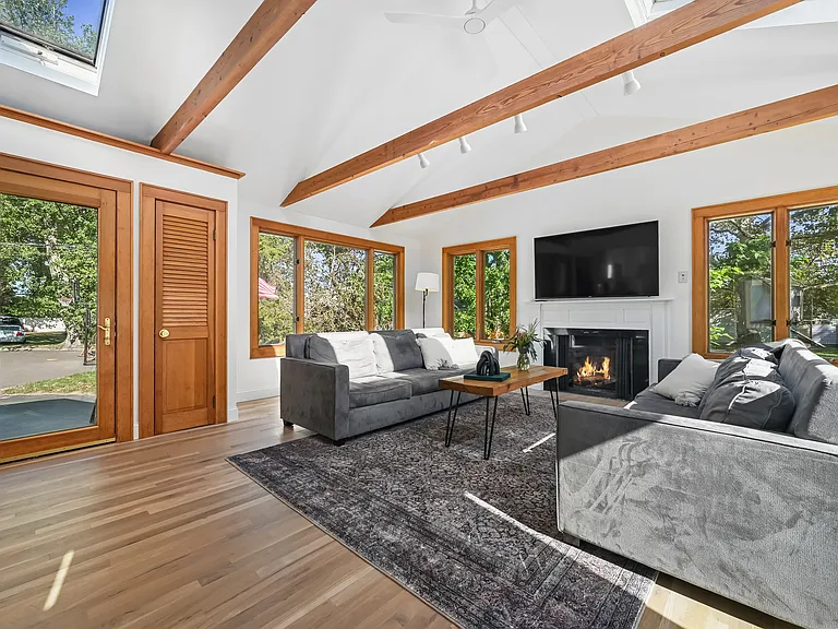 8 Millard St — Photo 18