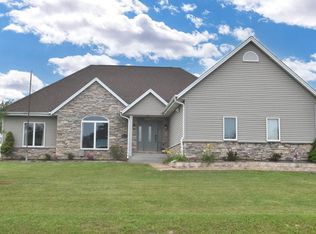 241 49th St, Caledonia, WI 53108