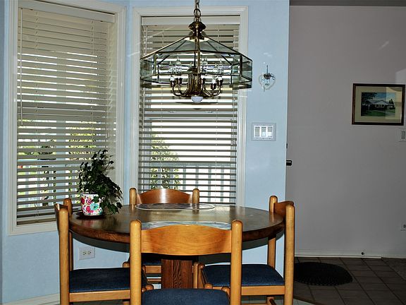 5th image of 905 Shetland Ct