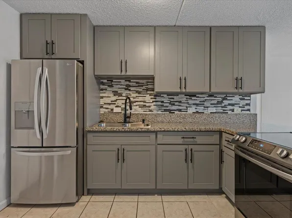 111 Kahului Beach Rd APT A225, Kahului, HI 96732