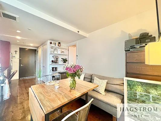 Rented by Hagstrom Management Inc | media 14