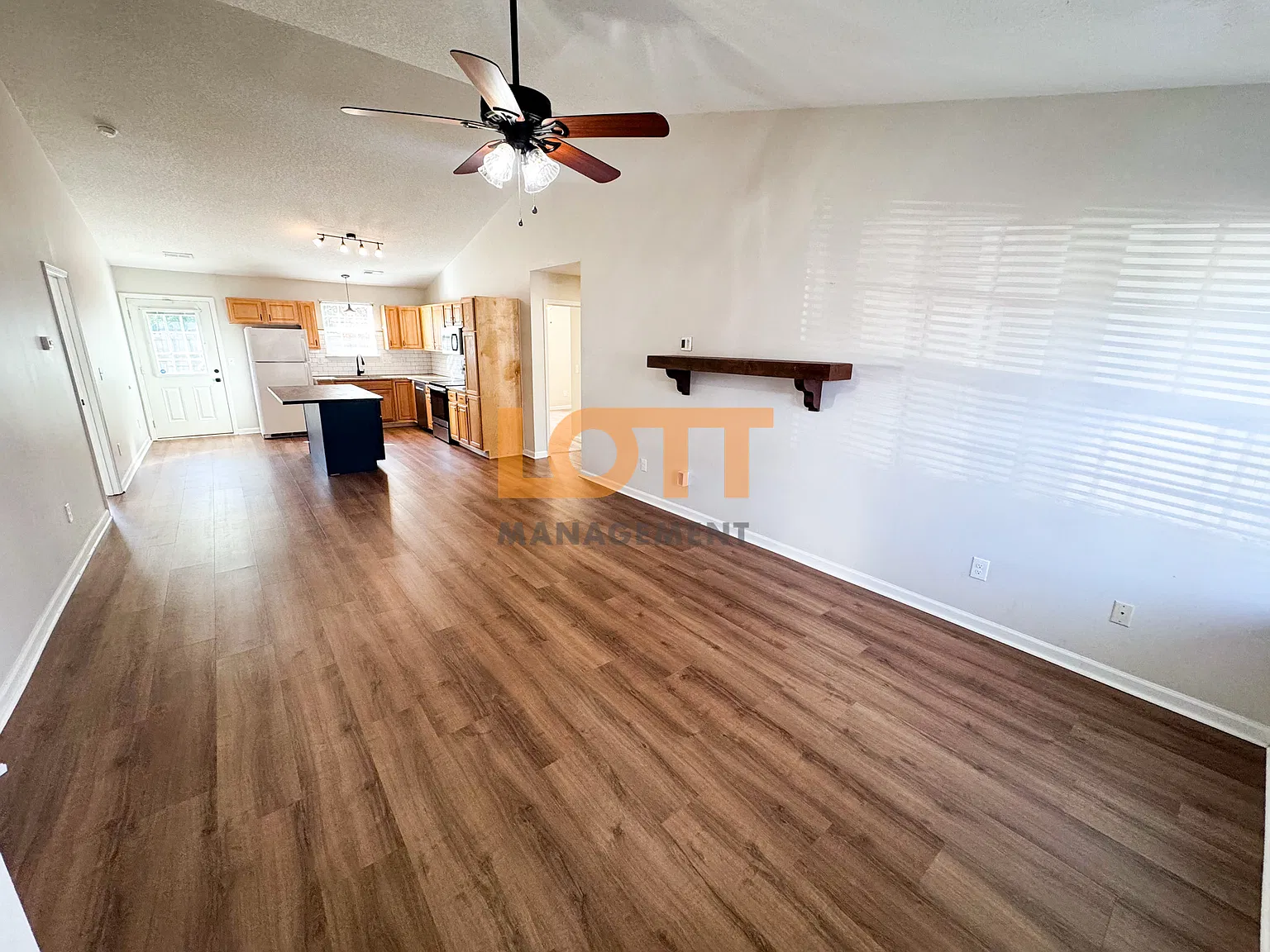 3 bed, 1200 sqft, $1,750 — Photo 4