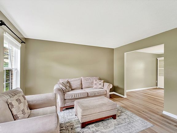 4th image of 8365 Glen Highlands Dr