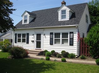 322 Zengele Ave, Aurora, IL 60505