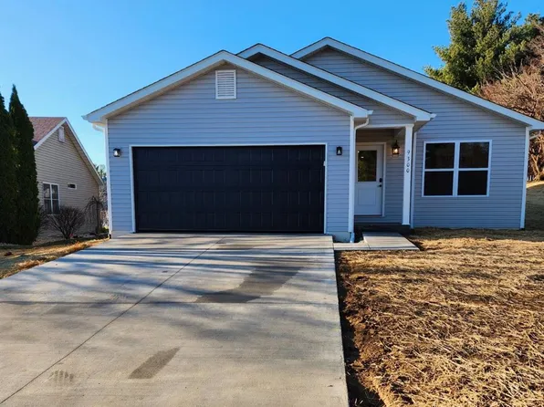 9300 Camfield Dr, Fairview Heights, IL 62208