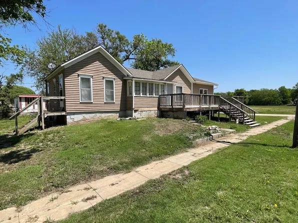 320 Adams St, Gypsum, KS 67448