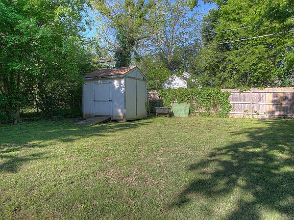 4th image of 316 S Florence Ave