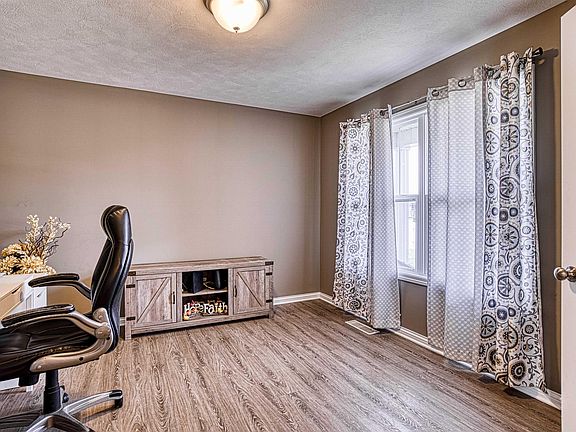 4th image of 13200 Lockney Ct