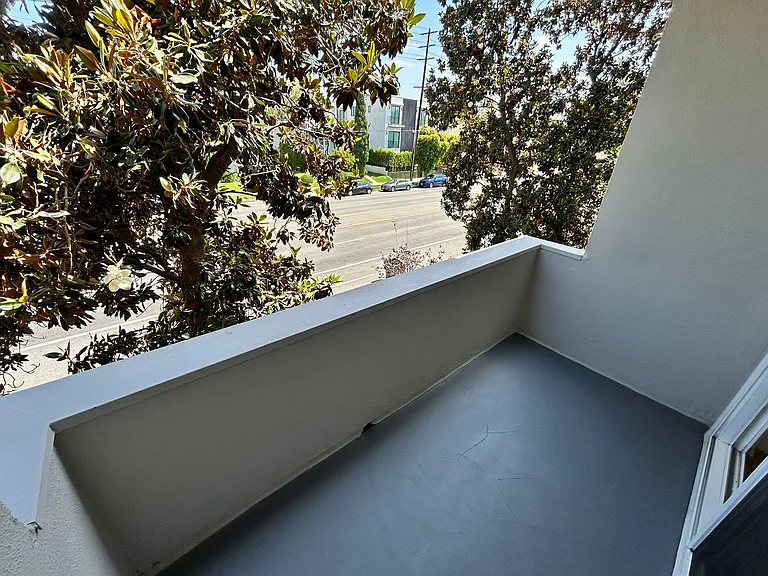 13860 Burbank Blvd — Photo 70