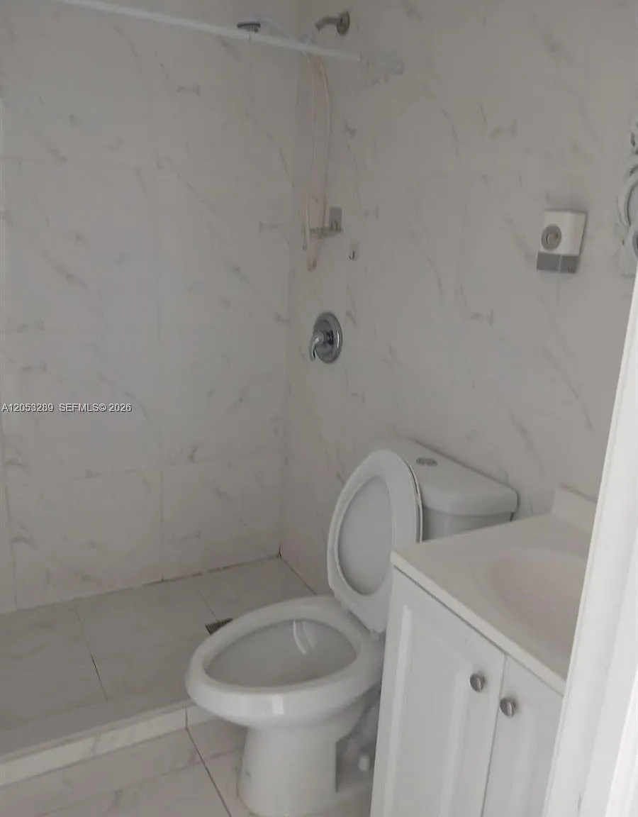 1 bed, 1.0 bath, 676 sqft, $1,700 — Photo 3