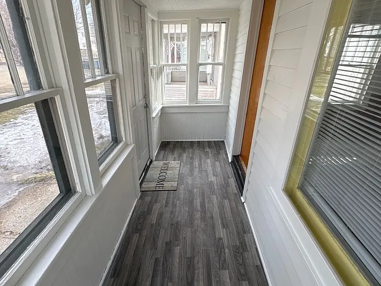 455 2nd St SW — Photo 3