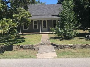 101 N Border St, Prairie Grove, AR 72753