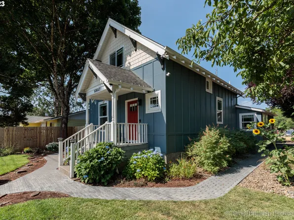 52667 NE 2nd St, Scappoose, OR 97056