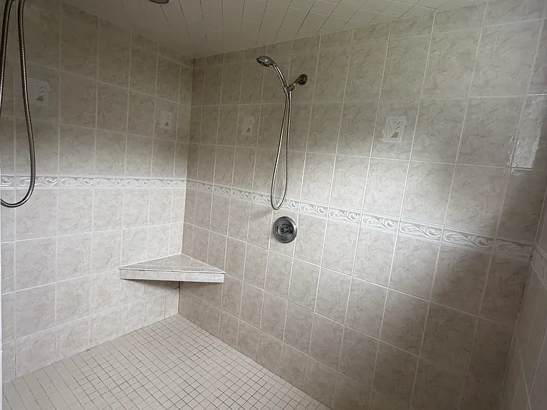 159 Barry Ave — Photo 13