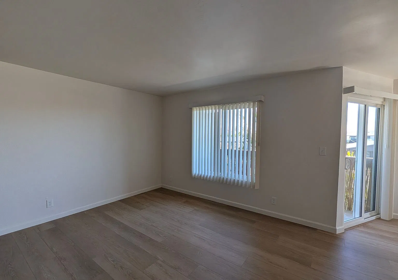 4074 Swift Ave — Photo 4
