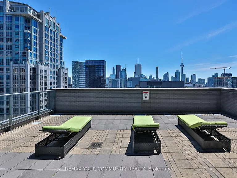 770 Bay St #Penthouse 101 — Photo 46