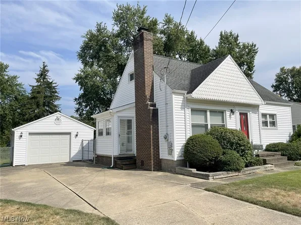 463 Alaho St, Akron, OH 44305