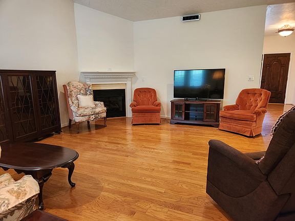 4th image of 513 Greenway Landing Pl