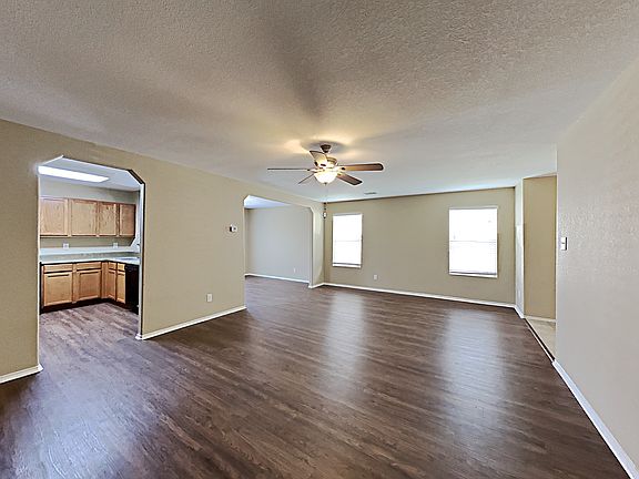 2nd image of 12111 Glendale Park