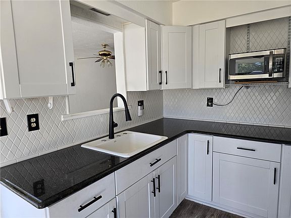 4th image of 2725 E Neal Avenue