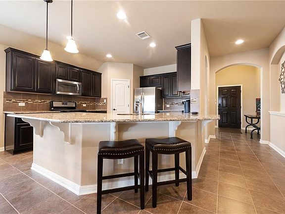 5th image of 5813 Arbia Ln