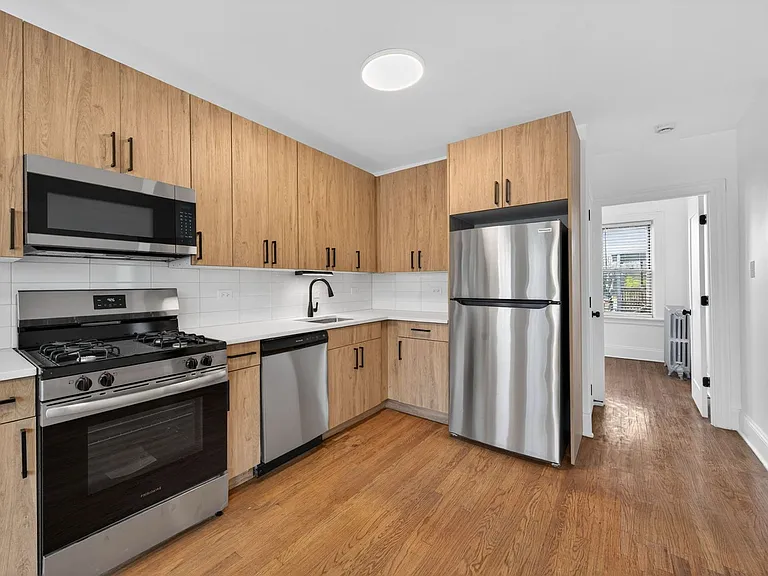 6308 N Artesian Ave #2 — Photo 2