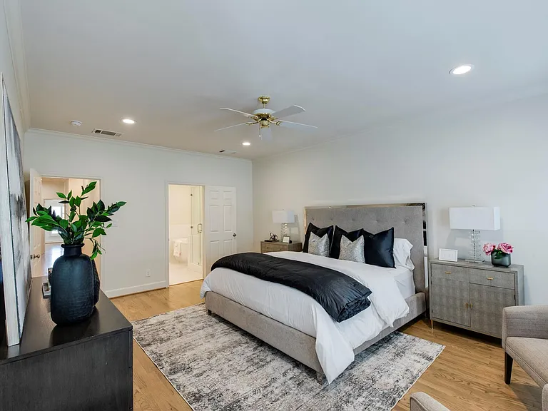 5144 Chevy Chase Dr — Photo 18