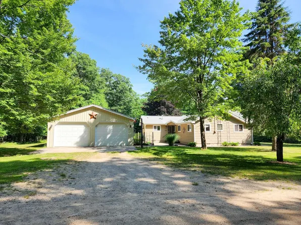 4841 Pear Way, Farwell, MI 48622