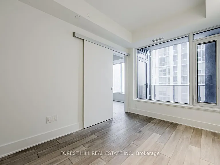 11 Yorkville Ave #2506 — Photo 18