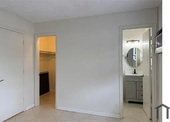 5174 NE 6th Ave #526 — Photo 4