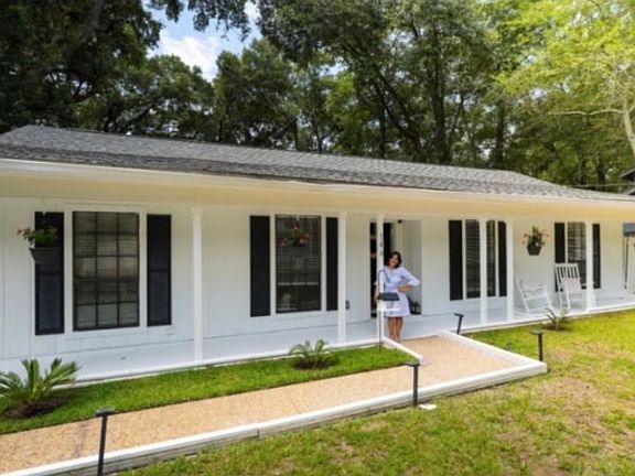 2nd image of 146 Montclair Loop #1