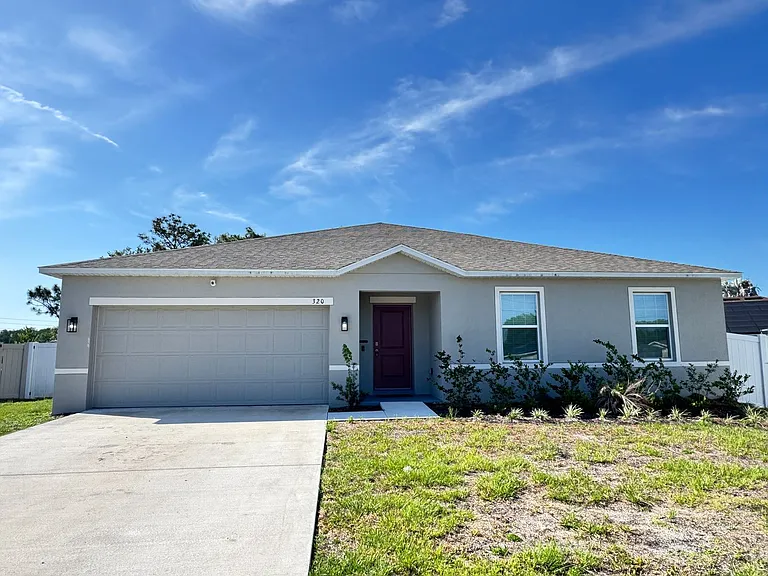 320 Mariana Way — Photo 3