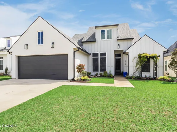 202 Amsterdam Ave, Youngsville, LA 70592