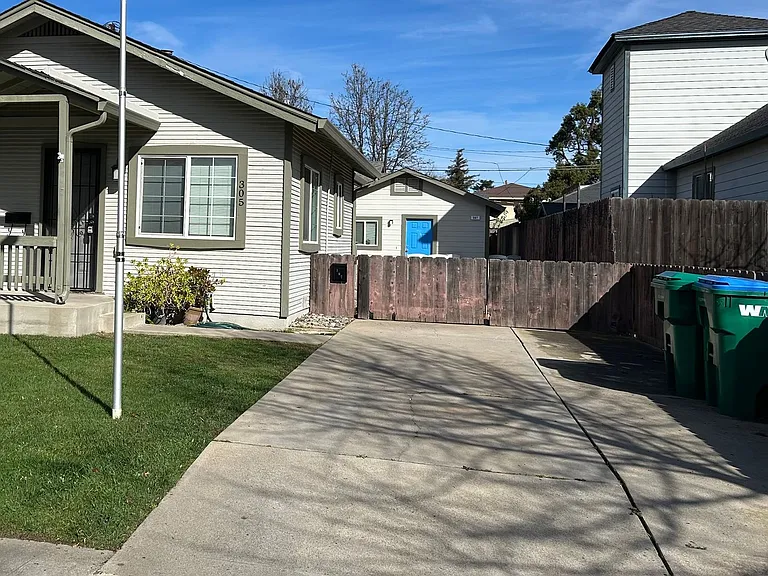 307 W Forrest Ave — Photo 3