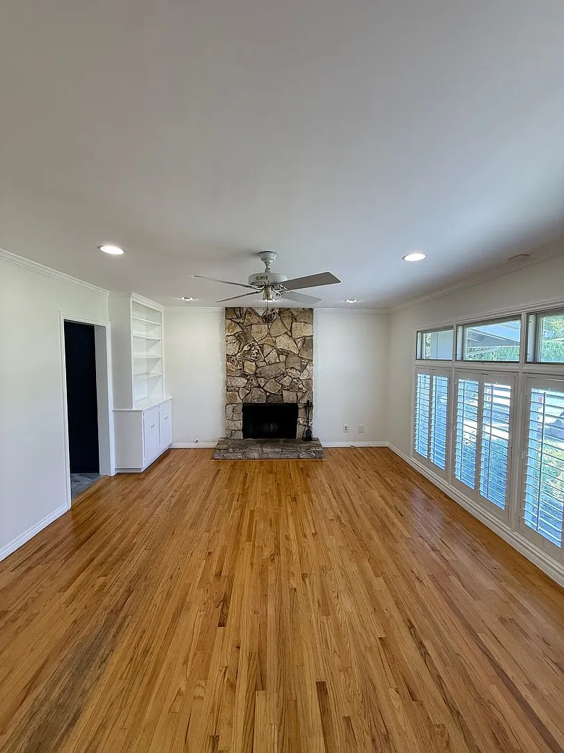 Beautiful One Level, 3 Bedroom, 3 Bathroom Tarzana Pool Home for Lease! — Photo 3
